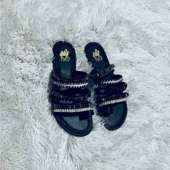 Black & Gold Boho Camel Threads Sandals - Picture 2 of 3